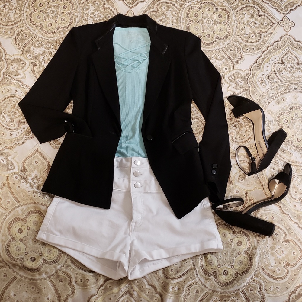 Chic Black Blazer